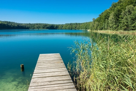 Le guide complet de la baignade en Vaucluse : lacs, plages et rivières secrètes au pied du Mont Ventoux